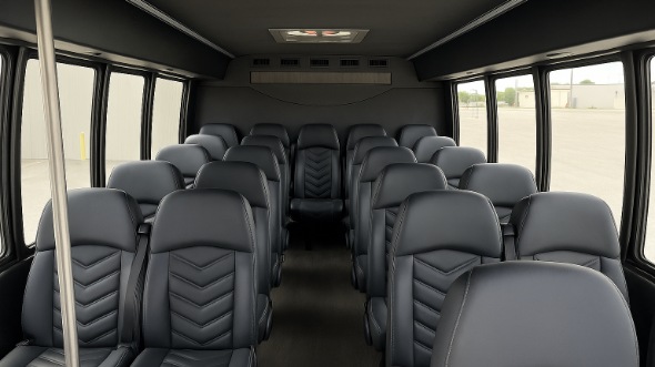 kennewick 28 passenger minibus