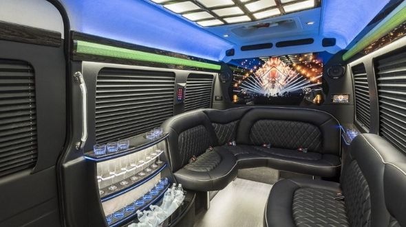 missoula sprinter limo rental inside